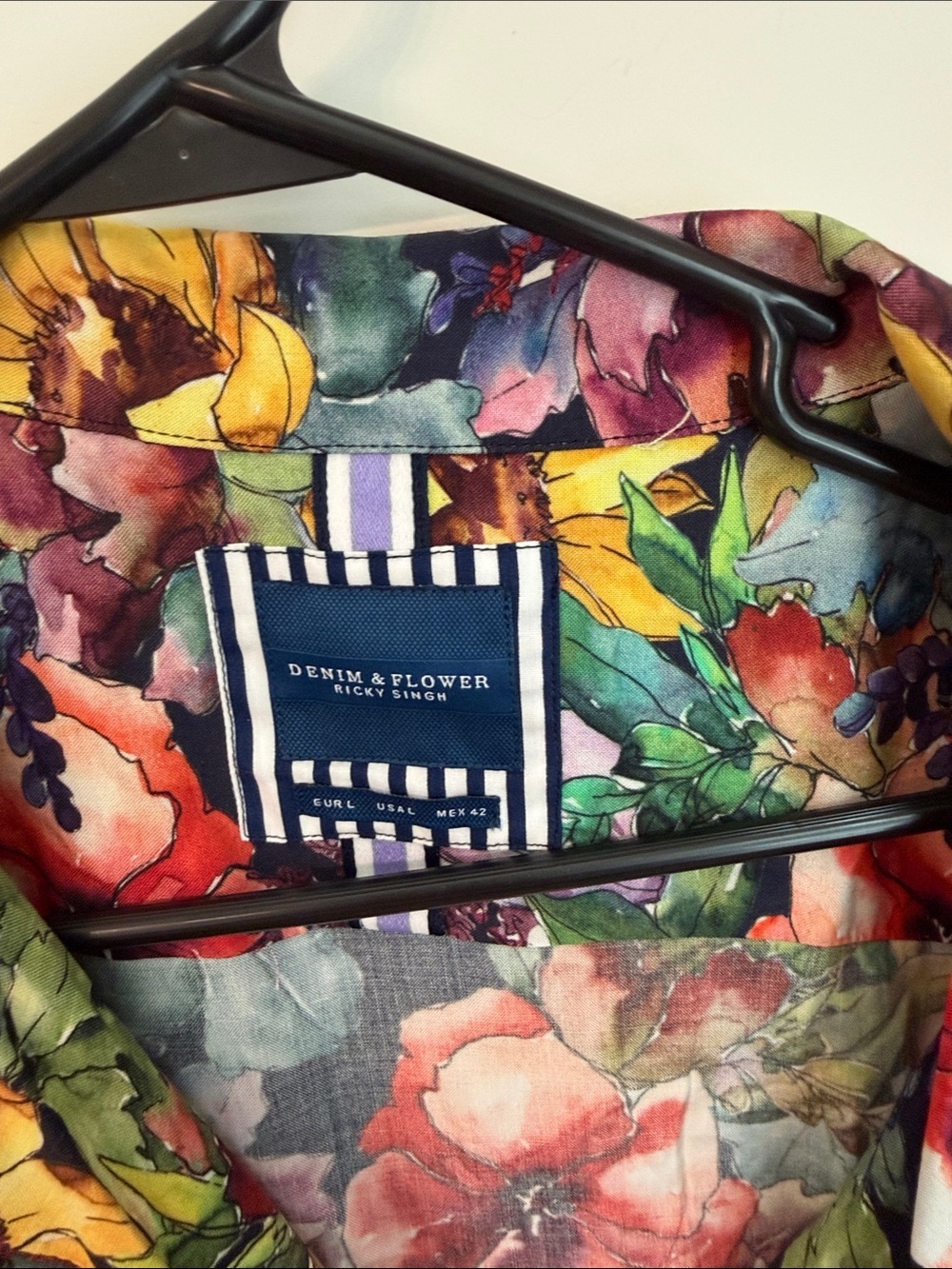 Denim & Flower Multicolor Floral Short-Sleeve Button-Down Shirt - Picture 2 of 4